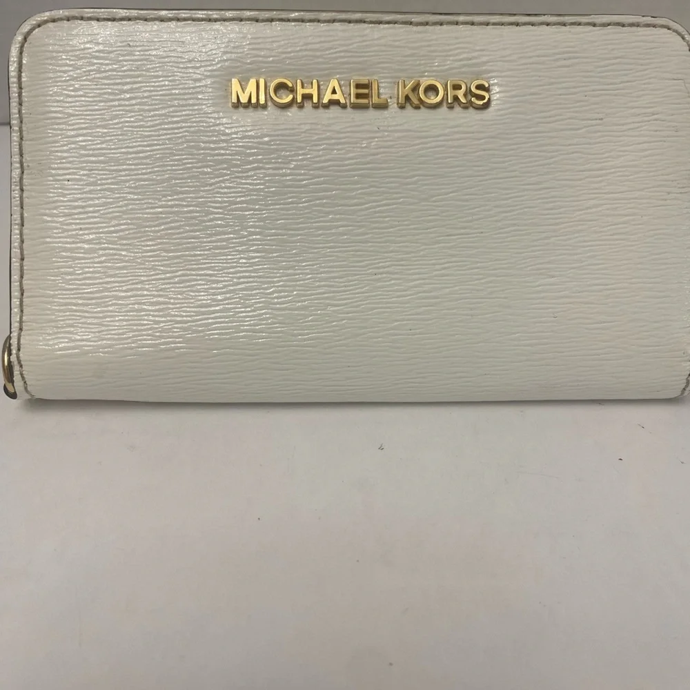 Michael Kors Cream Jet Set Travel Wallet with Gold Accents